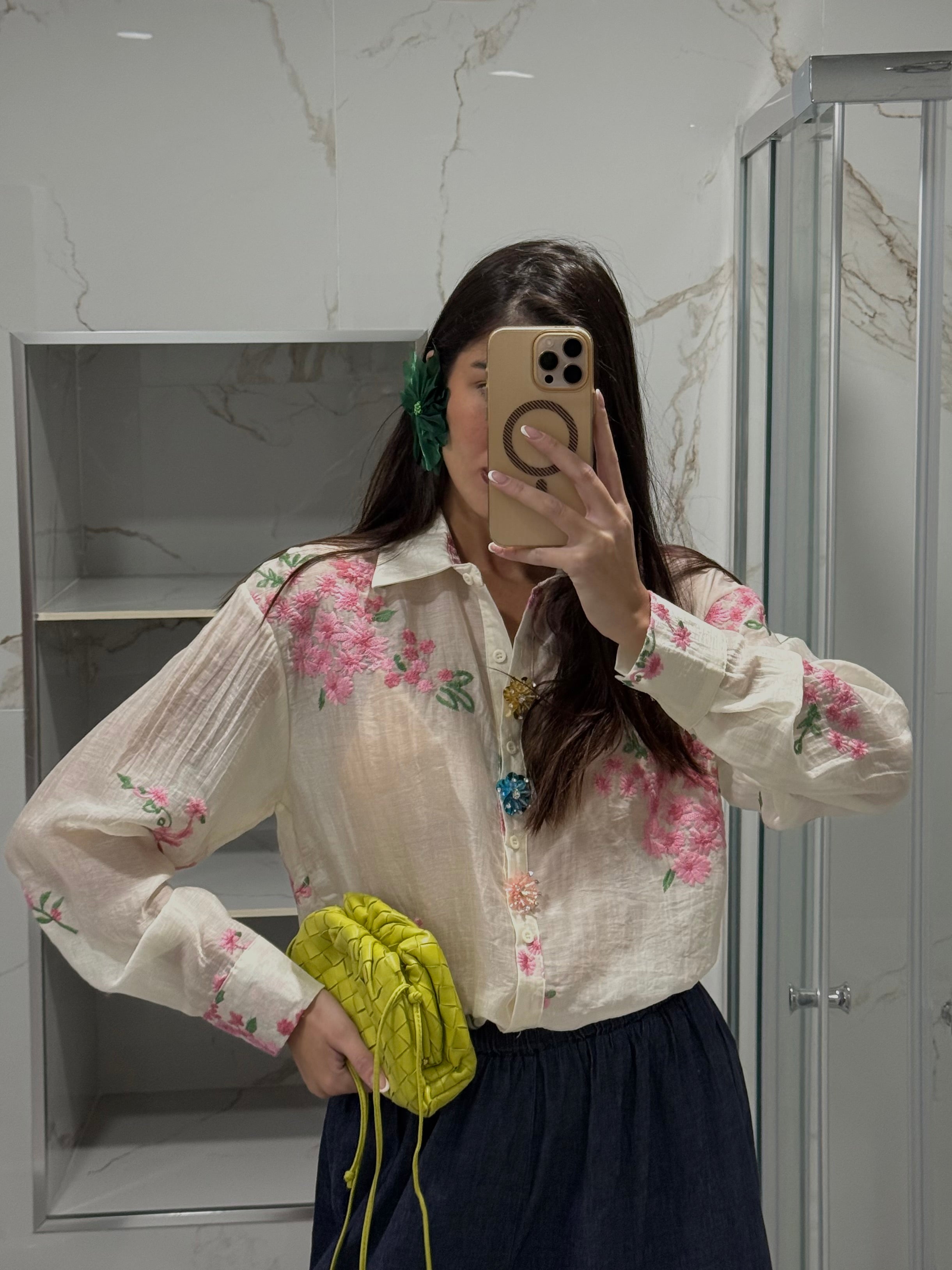 Camicia bottone fiore