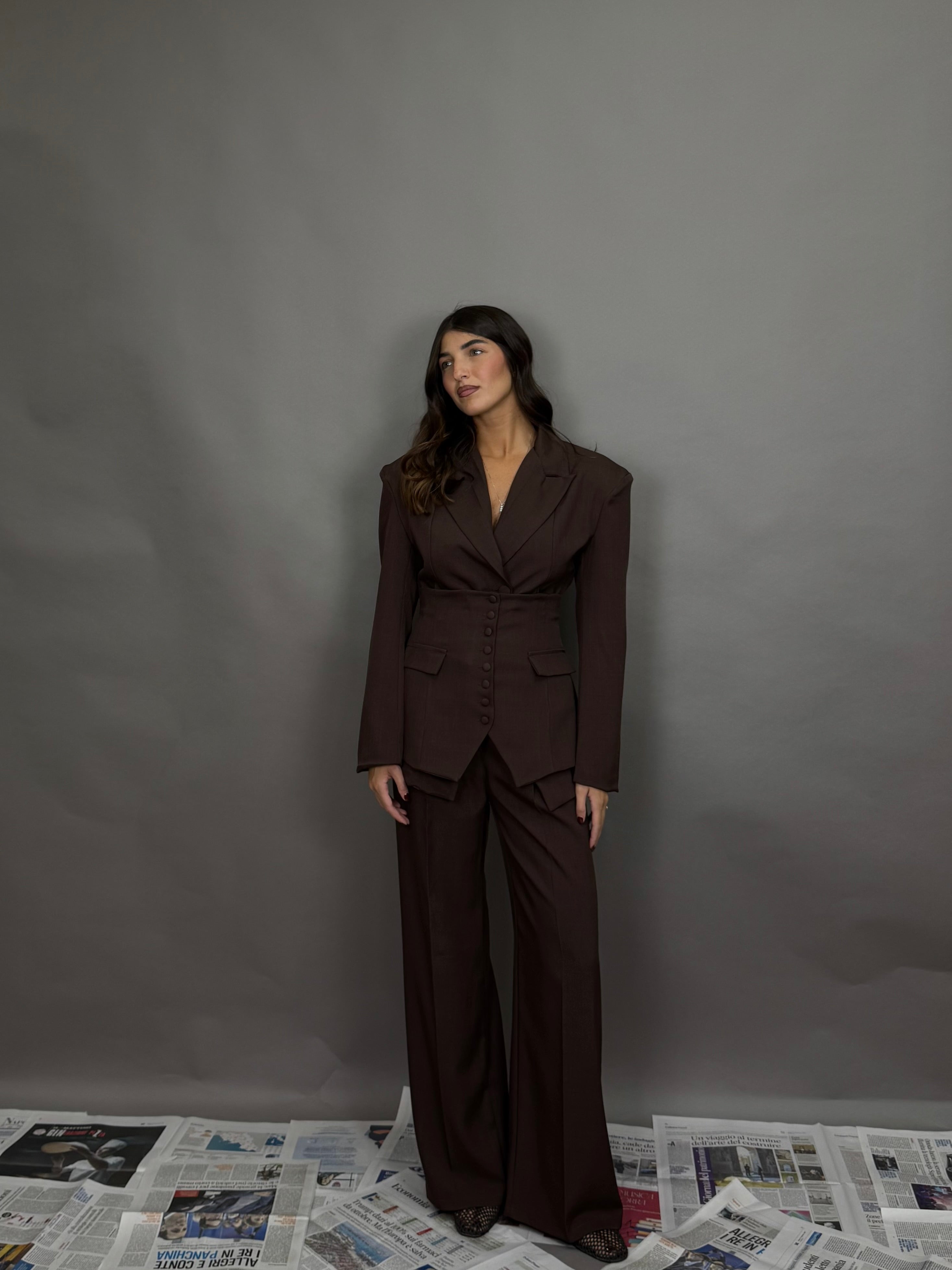 Tailleur tre pezzi marrone