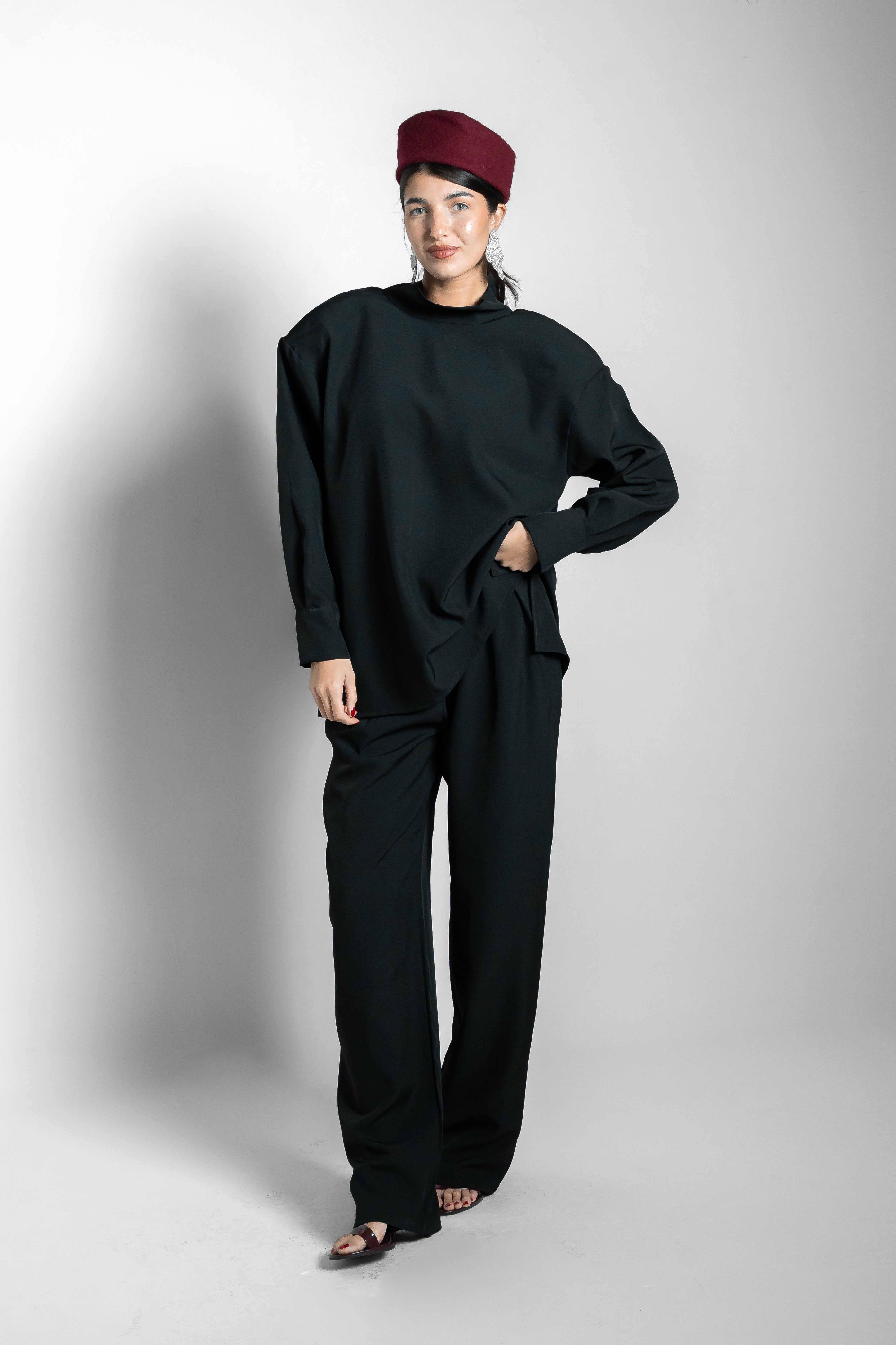 Blusa spallina nera