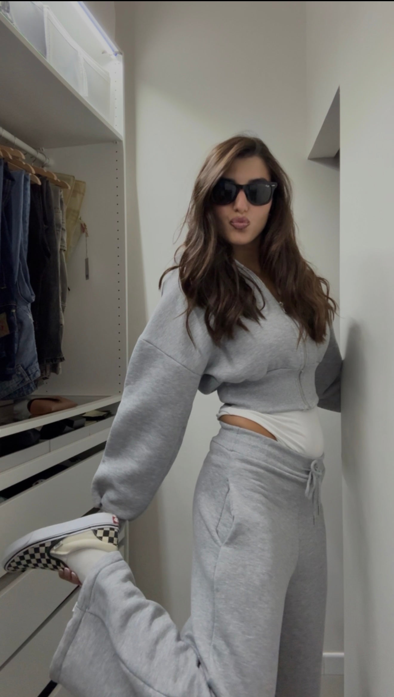 Completo in tuta grigio