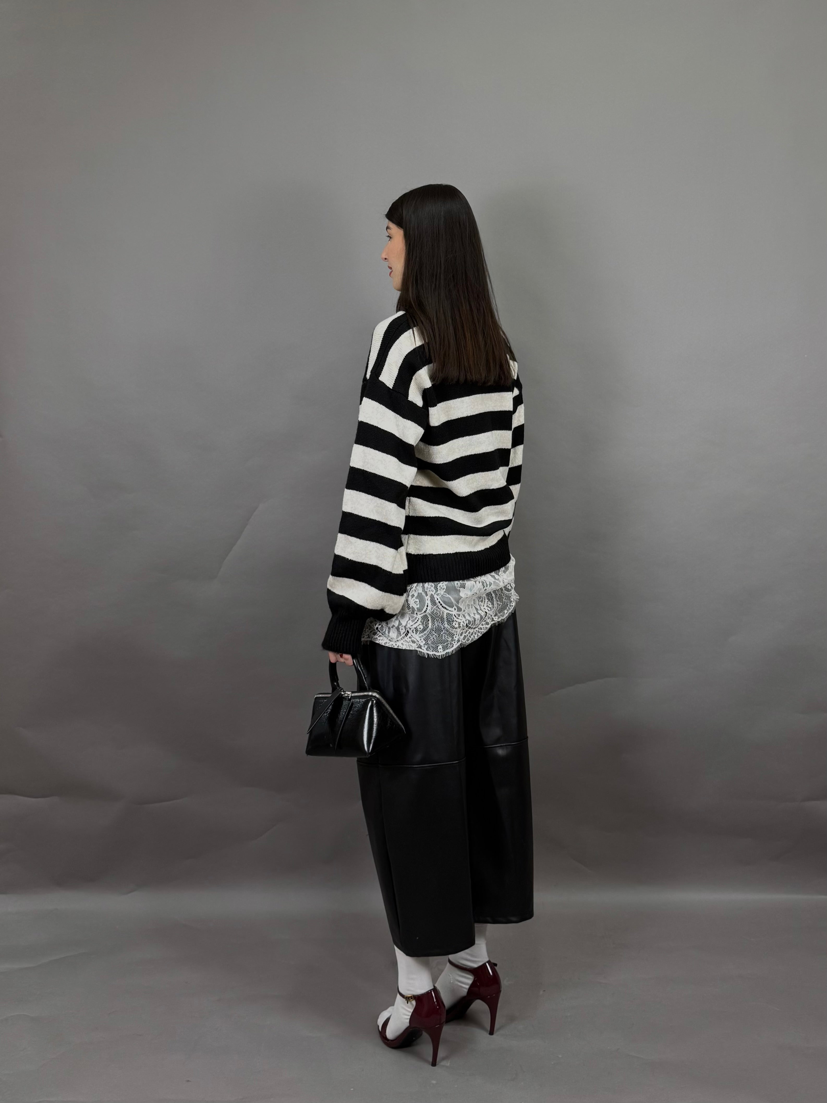 Maglione righe e pizzo nero