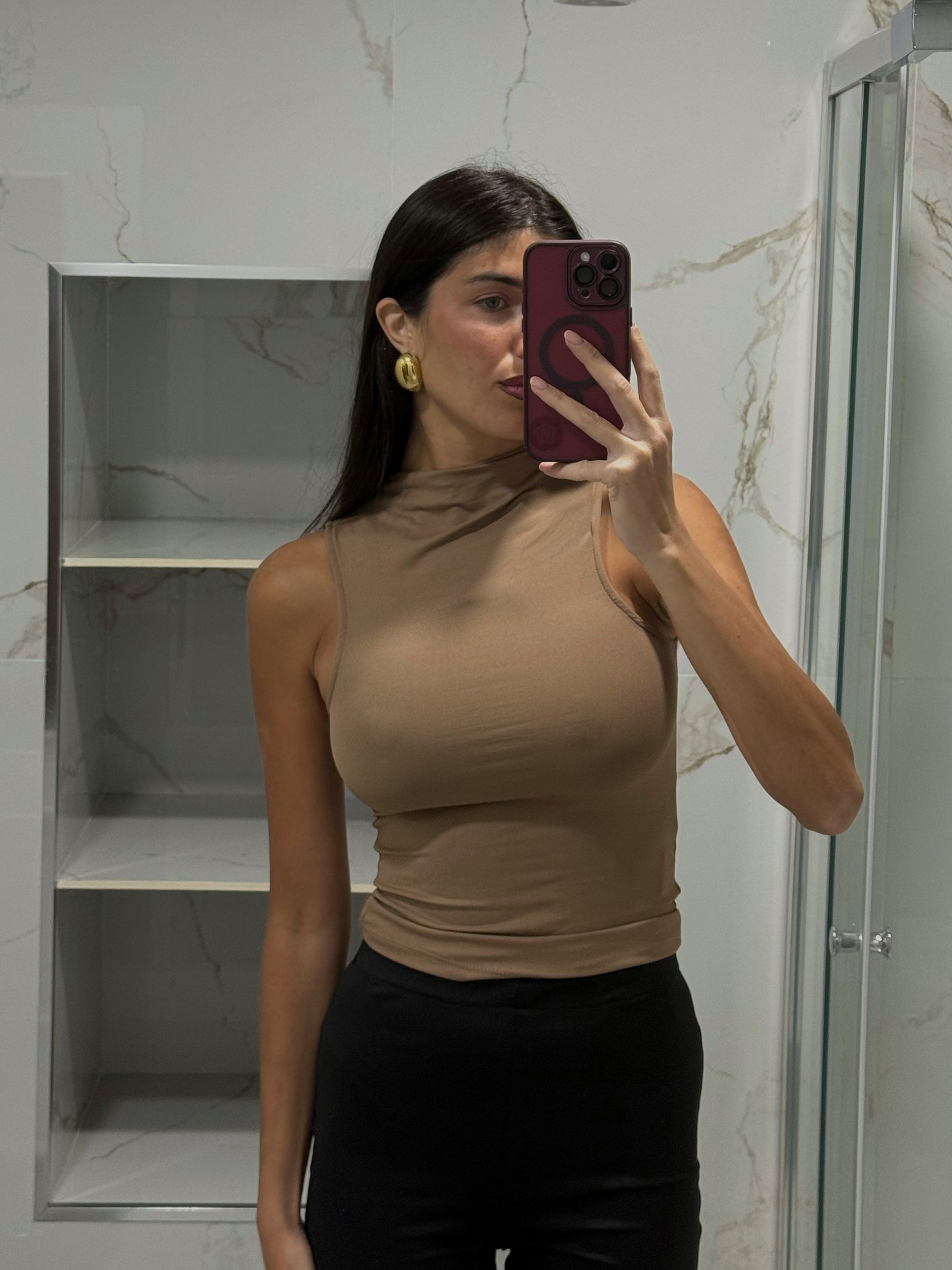Top Iris nude