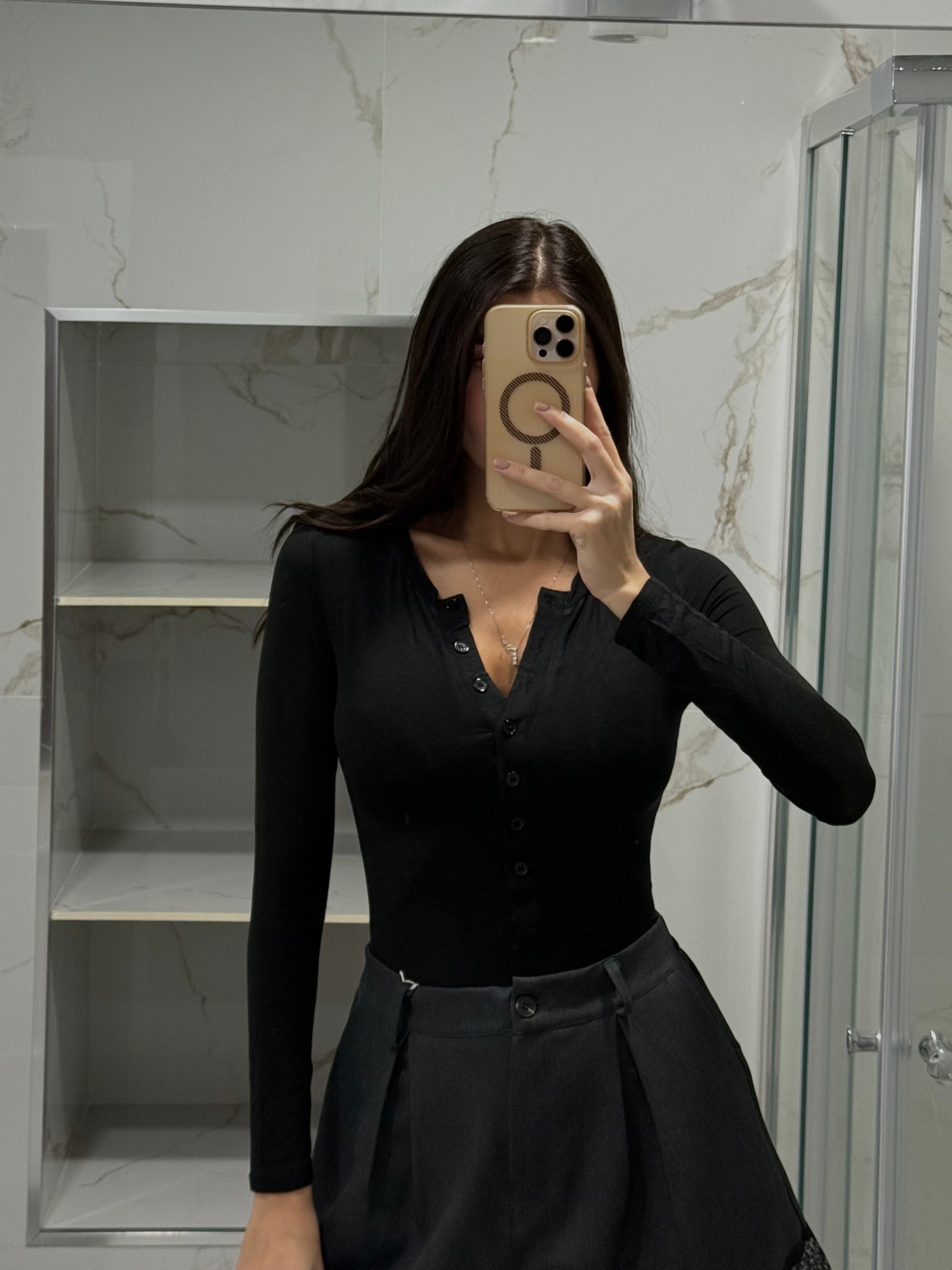 Maglia bottoncini nera